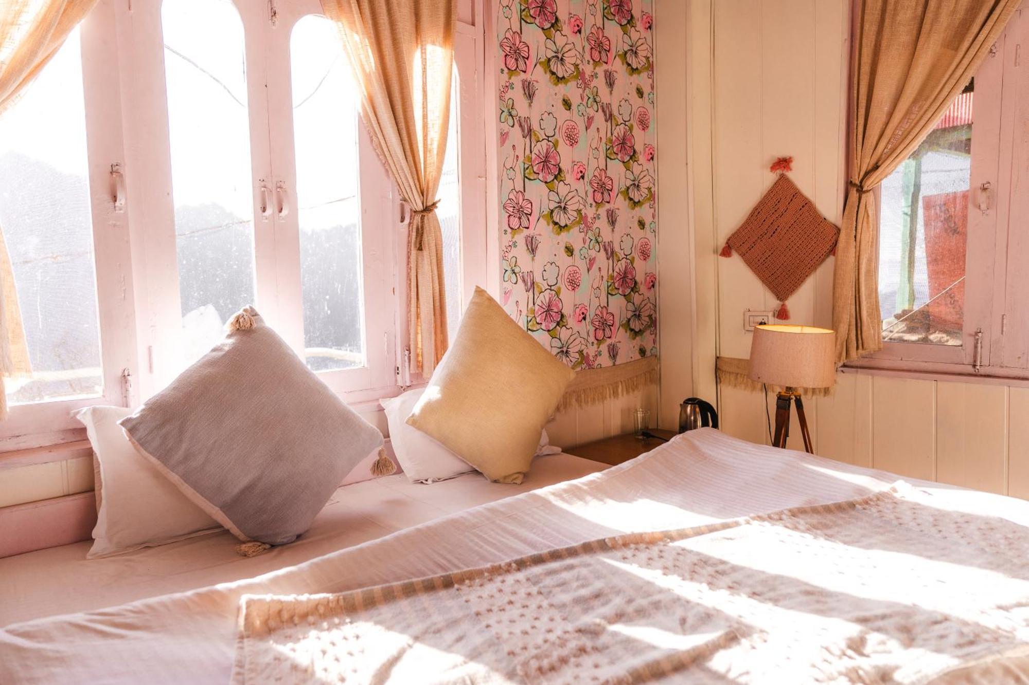 Firgun Chapter Shoja Hostel Екстериор снимка