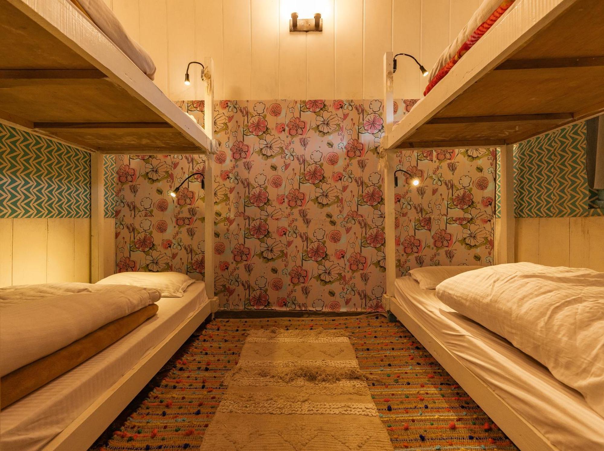 Firgun Chapter Shoja Hostel Екстериор снимка