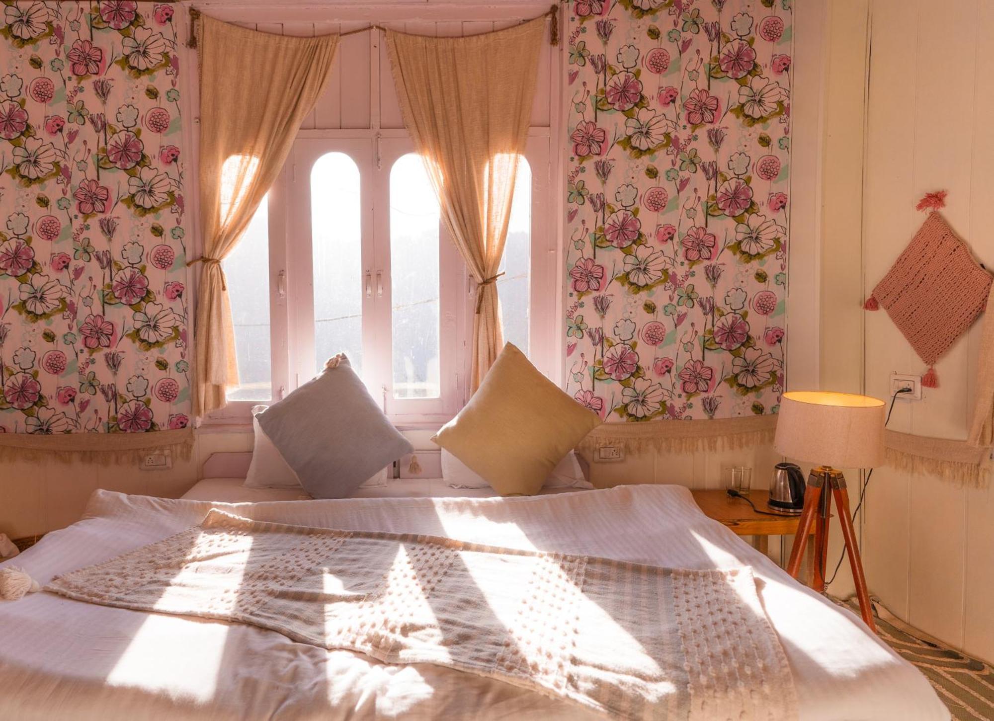 Firgun Chapter Shoja Hostel Екстериор снимка