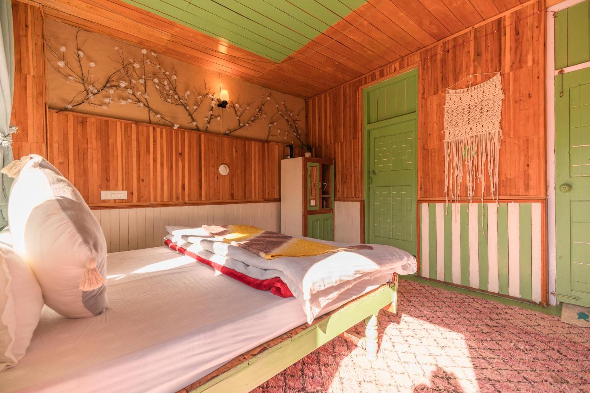 Firgun Chapter Shoja Hostel Екстериор снимка