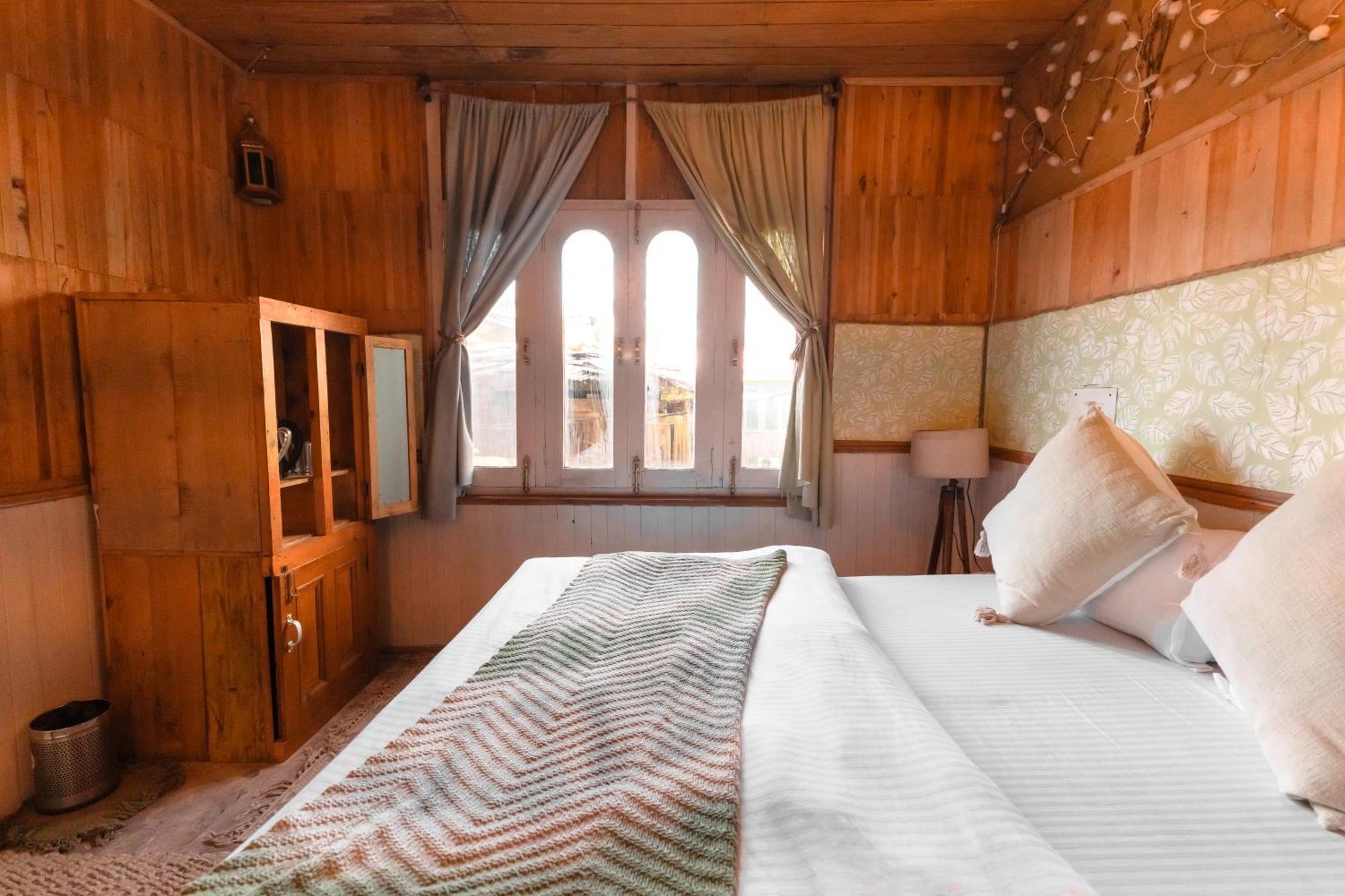 Firgun Chapter Shoja Hostel Екстериор снимка