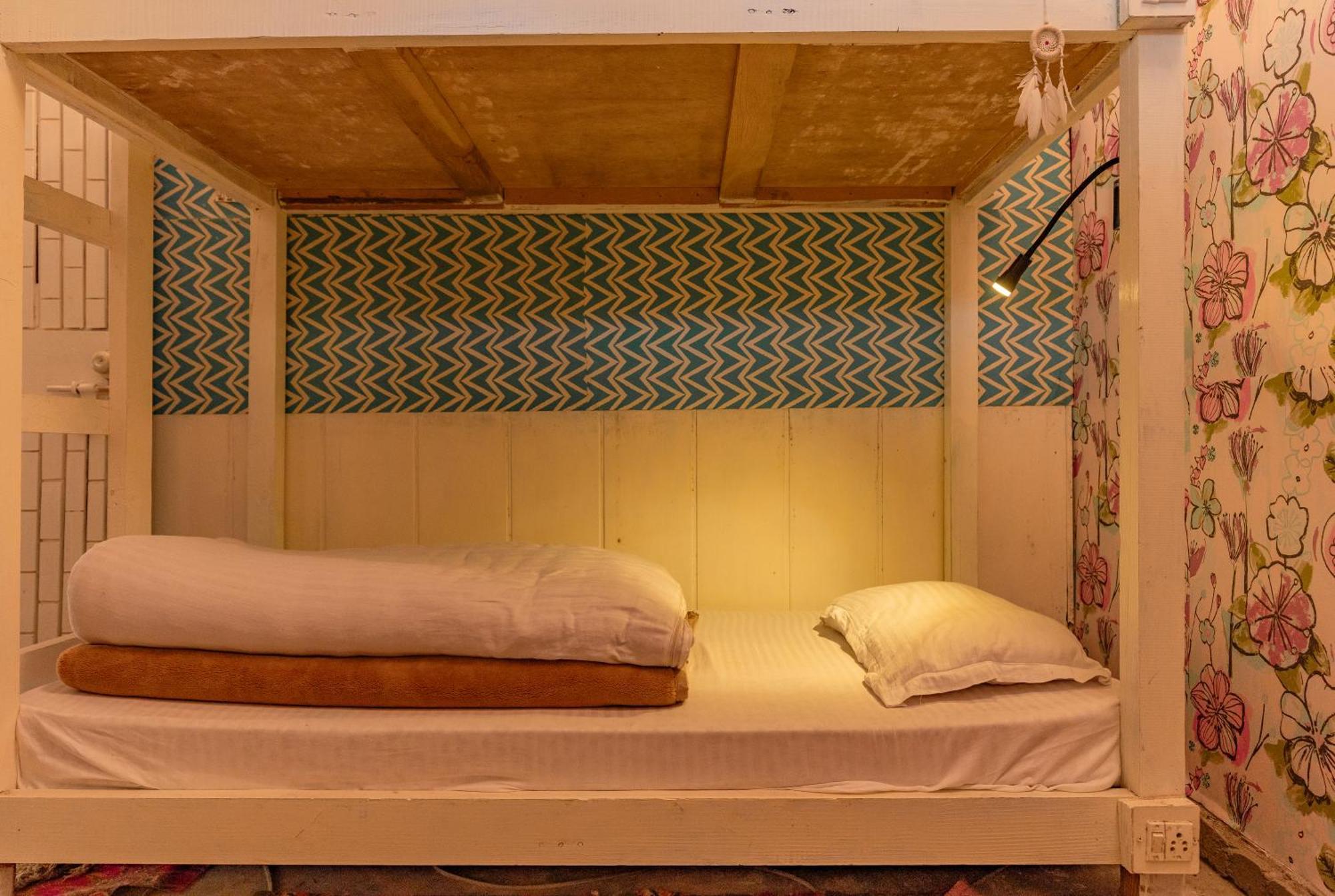 Firgun Chapter Shoja Hostel Екстериор снимка